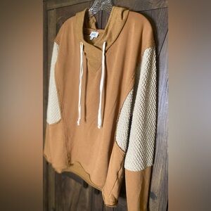 BKE Woman’s Camel and Cream Hoodie Sweater